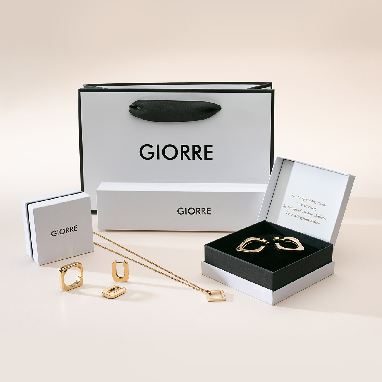 Pakowanie chokerów na prezent