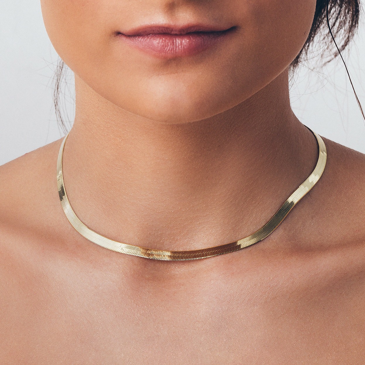 srebrny-choker-plaska-tasma